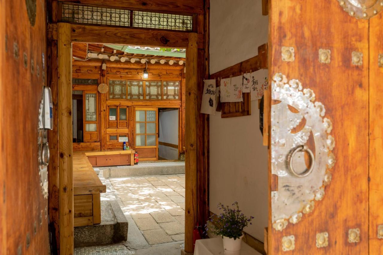 Dongmyo Hanok Sihwadang - Private Korean Style House In The City Center With A Beautiful Garden Seoul Exterior photo