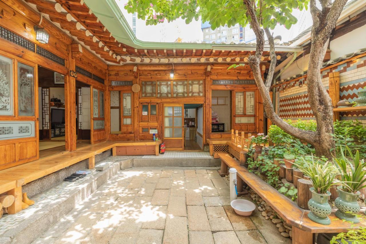 Dongmyo Hanok Sihwadang - Private Korean Style House In The City Center With A Beautiful Garden Seoul Exterior photo