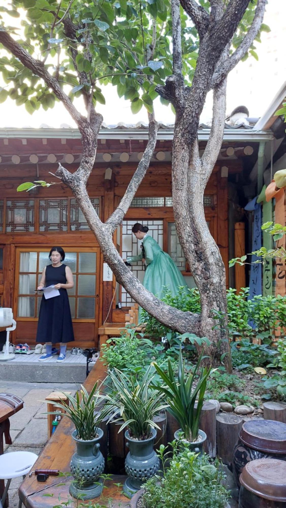 Dongmyo Hanok Sihwadang - Private Korean Style House In The City Center With A Beautiful Garden Seoul Exterior photo