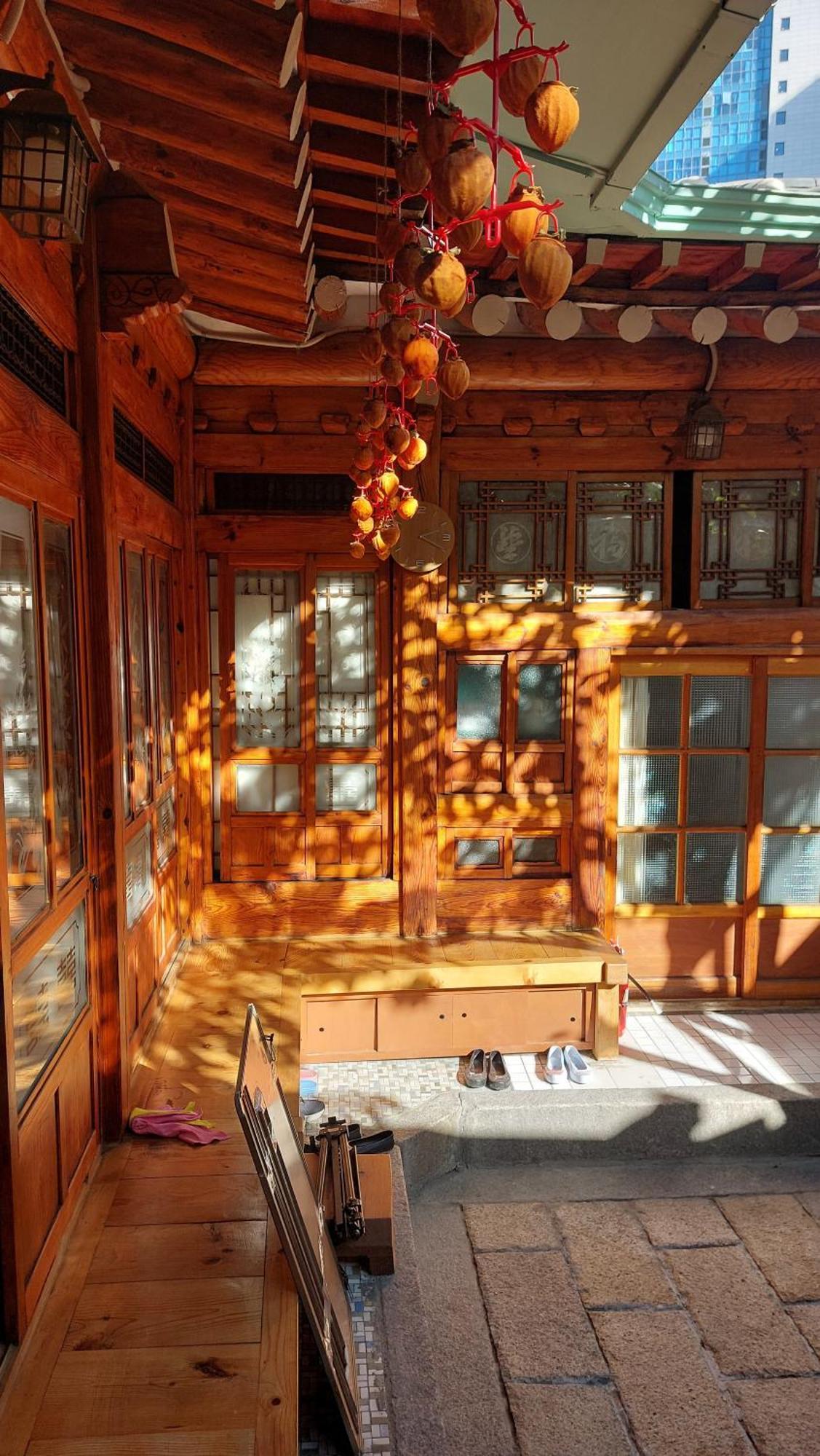 Dongmyo Hanok Sihwadang - Private Korean Style House In The City Center With A Beautiful Garden Seoul Exterior photo