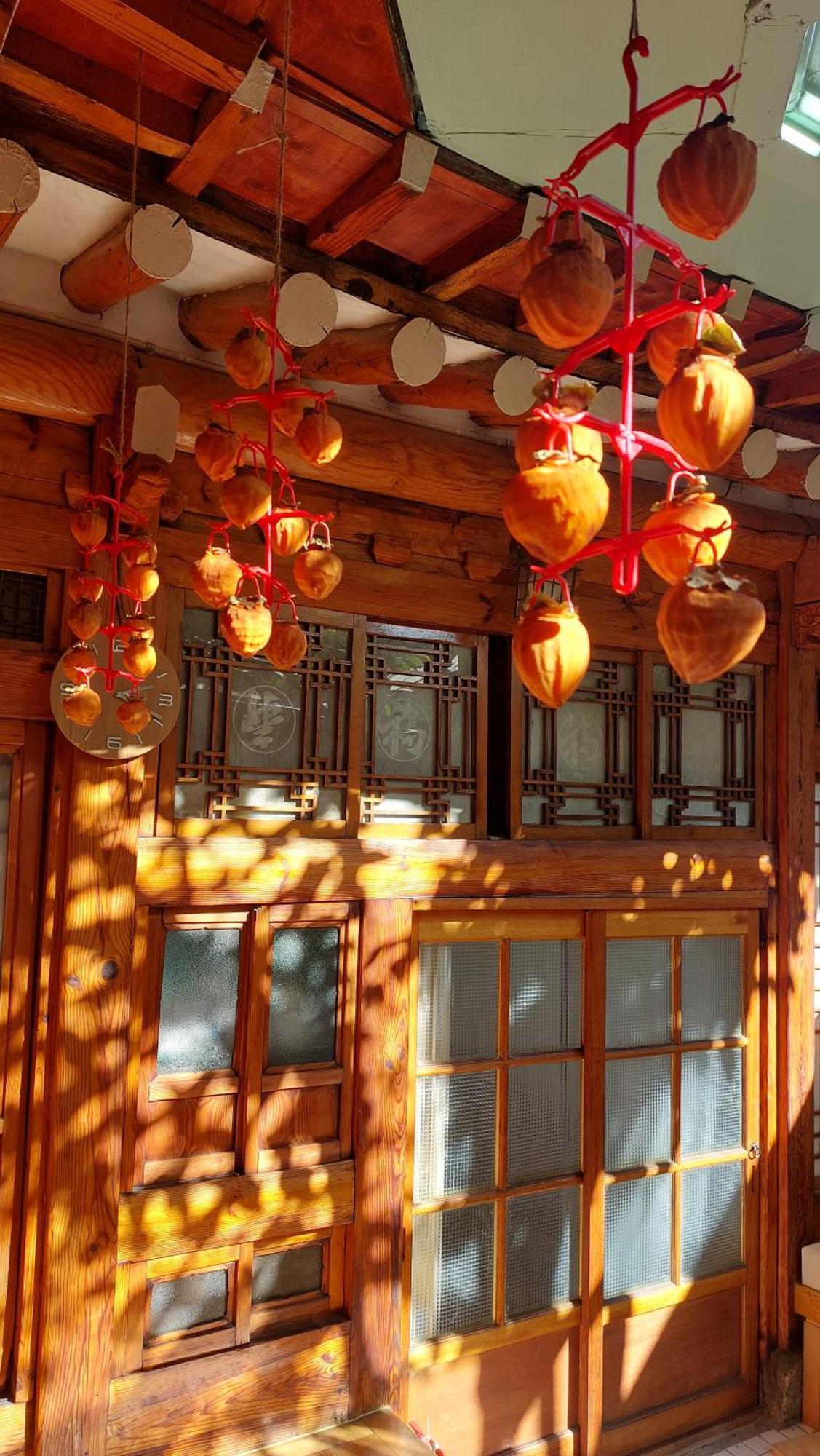 Dongmyo Hanok Sihwadang - Private Korean Style House In The City Center With A Beautiful Garden Seoul Exterior photo